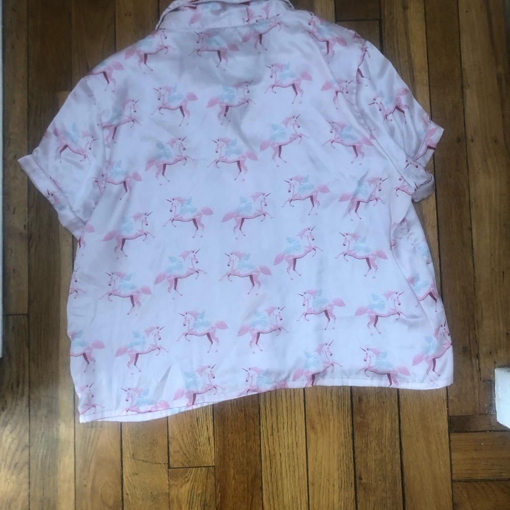 PrettyLittleThing Pink Satin Unicorn Pajama Set - Short Sleeve & Shorts - Picture 4 of 7